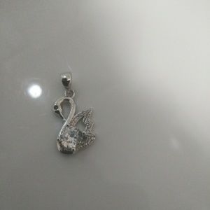 925 Swan Pendant W/925 Chain- Brand New